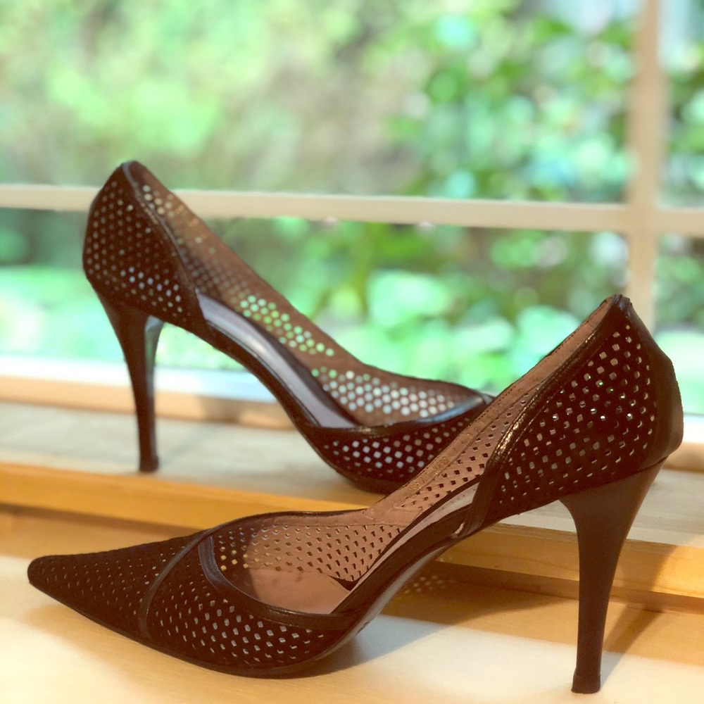 Kenneth Cole Black Pointed Toe Perforated Leather Heels